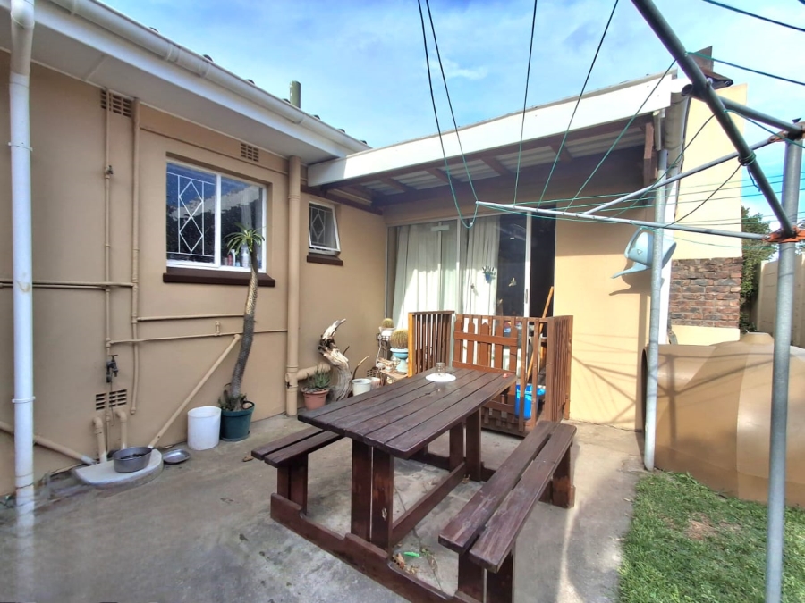 4 Bedroom Property for Sale in Summerpride Eastern Cape